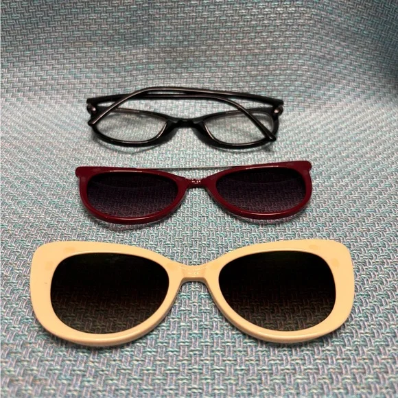 CHANEL Elegant and Interchangeable Sunglasses Trio - Picture 3 of 12